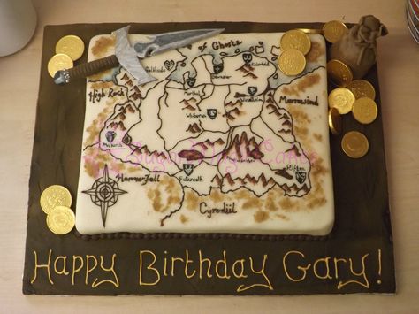 chocolate and marzipan skyrim map - by sugarmagiccakes @ CakesDecor.com - cake decorating website Skyrim Birthday, Skyrim Wedding, Skyrim Party, Skyrim Map, Skyrim Food, Map Cake, Birthdays Cakes, Medieval Party, Dragon Party