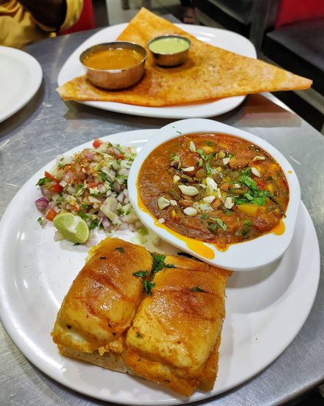 Pav Bhaji Recipe, Eating Food Funny, Bhaji Recipe, Pav Bhaji, Foodie Instagram, Snapchat Story, Delicacy Food, Bon Appetite, Healthy Homemade Recipes