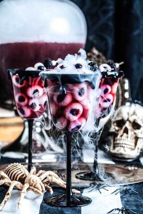 Cute Mocktails, Halloween Mocktails Non Alcoholic, Halloween Drink Station, Eyeball Punch, Halloween Punch For Kids, Halloween Alcohol, Bar Tending, Witch Tea, Apple Cider Syrup