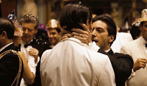 “I know it was you, Fredo. You broke my heart…. You broke my heart!”. #Godfather #NewYearsEve Fredo Corleone, Billy Madison, Godfather Movie, The Godfather Part Ii, You Broke My Heart, Martin Sheen, Septième Art, Francis Ford Coppola, Ellis Island