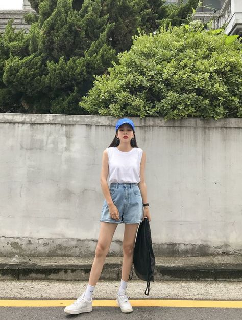 Indie Outfit Inspo, Fashion Essay, Art Happy, Korean Fashion Trends, Ulzzang Fashion, Korea Fashion, Sporty Outfits, Style Korean, Kpop Fashion Outfits