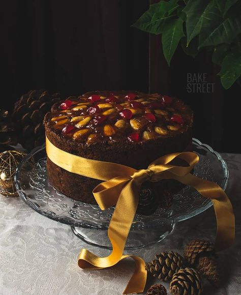 Mary Berry’s Victorian Christmas Cake - Genoa Cake - Bake-Street.com - Bake-Street.com Genoa Cake, Fruit Cake Christmas, Christmas Cake Recipes, Christmas Cake Decorations, Fruitcake Recipes, Xmas Cake, Christmas Fruit, Pound Cakes, Traditional Cakes