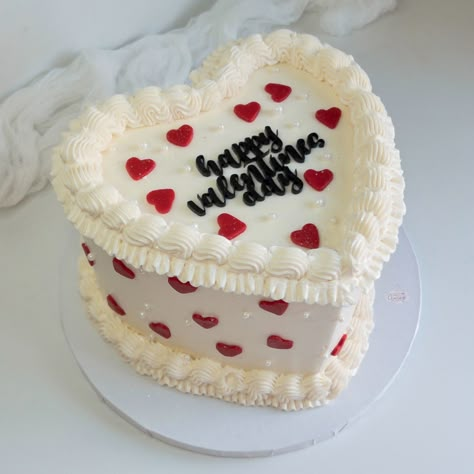 Mini Layer Cakes Birthday, First Kiss Cake, 1st Anniversary Cake, Anniversary Picnic, Vegas Cake, Heart Birthday Cake, Valentines Cake, 17 Birthday Cake, Home Bakery Business