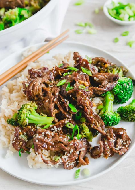 Shaved beef stir fry with broccoli and rice. Shaved Beef And Rice, Shaved Steak And Broccoli, Beef Shaved Steak Recipes, Shaved Steak Recipes, Shaved Beef Recipes, Sliced Beef Recipes, Shaved Steak Recipe, Shaved Beef Recipe, Shaved Beef