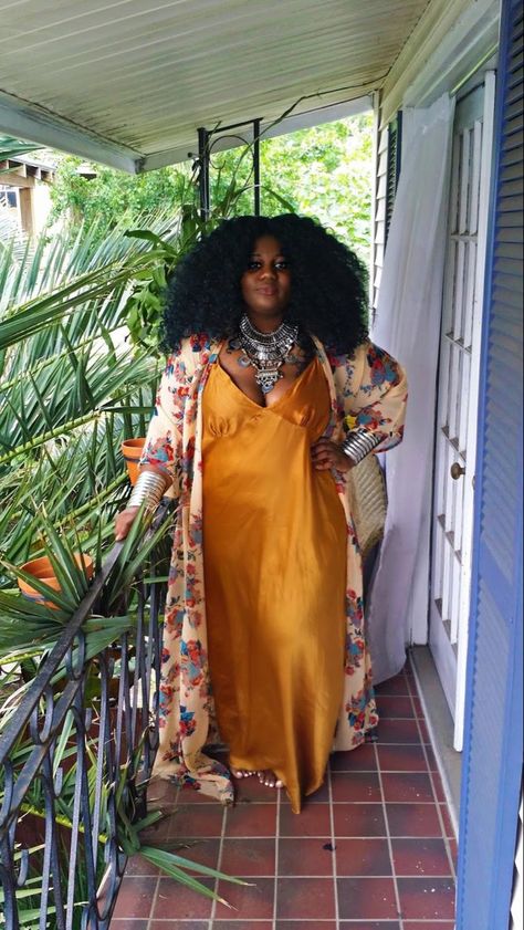 Beauitful thick black women style Plus Size Earthy Outfits Aesthetic, Hippie Outfits Plus Size, Plus Size Earthy Outfits, Chic Outfits Plus Size, Plus Size Boho Fashion, Afro Boho Fashion, Boho Plus Size Outfits, Black Women Style, Boho Baddie