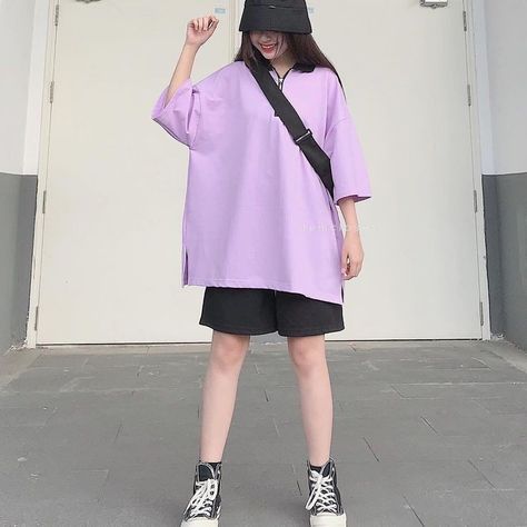 Big Shirt Outfits, Oversized Tshirt Outfit Korean, Oversized Shirt Outfit, Outfit Ideas Korean, Oversize Tshirt Outfits, Boyish Outfits, Outfit Korean Style, Clothes Korean Style, Korean Casual Outfits