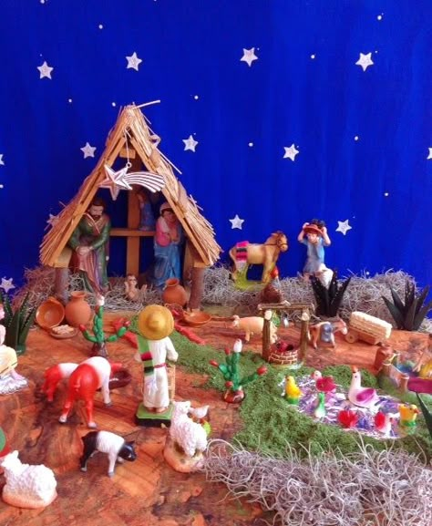 #CoffeeBreak: #NACIMIENTO #TRADICIONAL #MEXICANO #NAVIDAD #MEXICO Mexican Christmas Traditions, Mexican Lifestyle, Christmas Tree Village, Christmas History, Mexican Christmas, Photography Christmas, Nativity Christmas, Nativity Crafts, Christmas Villages