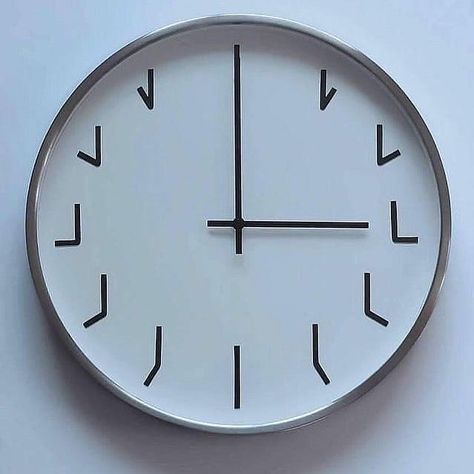 Unusual Clocks, Clock Tattoo Design, Living Room Clocks, Woodworking Tools Workshop, Graphic Design Fonts, Clock Art, Design Course, Clock Design, Home Decor Kitchen