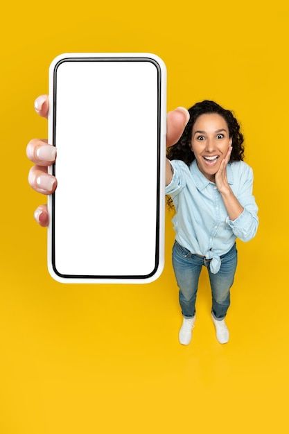 Mobile Advertising Design, Instagram Ads Ideas, Smartphone Creative, Man Jumping, Photo Mobile, Gold Wallpaper Phone, Curriculum Vitae Template, Green Screen Footage, Ads Creative Advertising Ideas