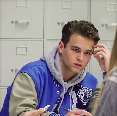 Brandon Flynn 13 Reasons Why, Justin 13 Reasons Why, Welcome To Your Tape, 13 Reasons Why Aesthetic, 13 Reasons Why Netflix, 13 Reasons Why Reasons, Brandon Flynn, Justin Foley, Thirteen Reasons Why