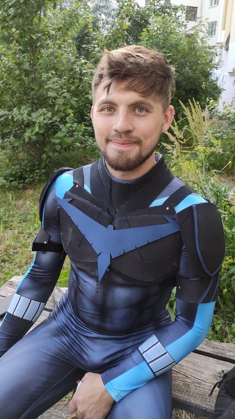 Nightwing Costume, Red Hood Costume, Nightwing Costumes, Do Not Open Until Christmas, Nightwing Cosplay, Black Armor, Batman Arkham Origins, Dc Cosplay, Famous Comics