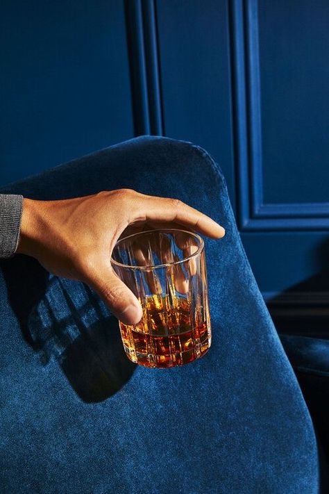 Cocktail Photos, Cocktail Photography, Restaurant Photography, Drink Photo, Food Drink Photography, Johnnie Walker, Foto Inspiration, Mixology, Photography Inspo