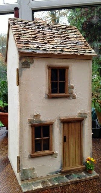 Dolls Houses Ideas, Tre Kunst, Doll House Crafts, Clay Houses, Cardboard House, Seaside Cottage, Dolls Houses, Modern Dollhouse, Ceramic Houses