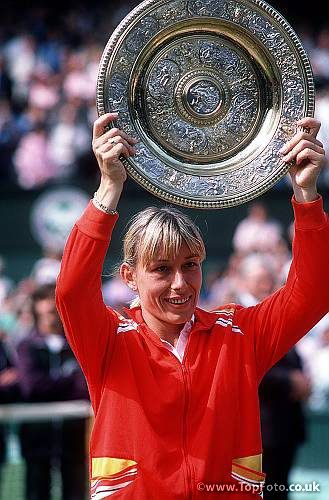 Martina Navratilova winning the Wimbledon Championships in 1982. Tennis Rules, Martina Navratilova, Chris Evert, American Athletes, Wimbledon Tennis, Tennis Legends, Sports Personality, Tennis Championships, Andy Murray