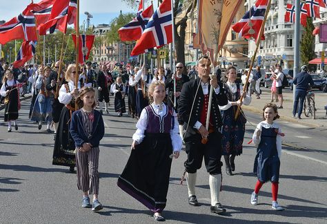 Guide: How To Celebrate Norway's National Day As A Tourist - The Norway Guide Norway National Day, Constitution Day, Royal Castles, National Day, Family Day, May 17, Norway, Celebrities