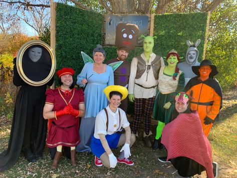 Halloween Costumes Shrek, Shrek Group Costume, Shrek Costume Diy, Shrek Wedding, Shrek Character, Shrek Costume, Cute Group Halloween Costumes, Matching Halloween Costumes, Trio Halloween Costumes