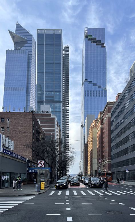 Hudson Yards Nyc, Austin Skyline, Chihiro Y Haku, New York Architecture, Big Building, York Aesthetic, Norman Foster, Hudson Yards, Downtown New York