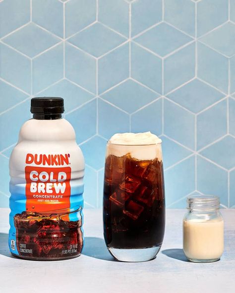 Dunkin Cold Brew, Pumpkin Pie Latte, Cold Brew Concentrate, Cold Brew Coffee Recipe, Cold Brew Recipe, Cold Brew At Home, How To Make Ice Coffee, Coffee Concentrate, Flavor Ice