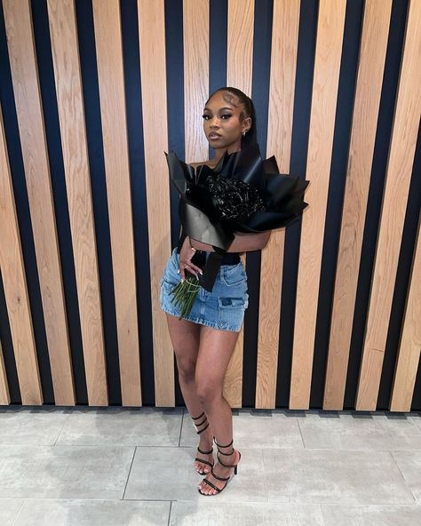 Black Outfit With Heels, Skirt Birthday Outfits, Skirt And Heels Outfit, Cute Birthday Fits, 17th Birthday Outfits, Birthday Outfit Skirt, 19th Birthday Outfit, Cami Dress Outfit, Summer Birthday Outfits