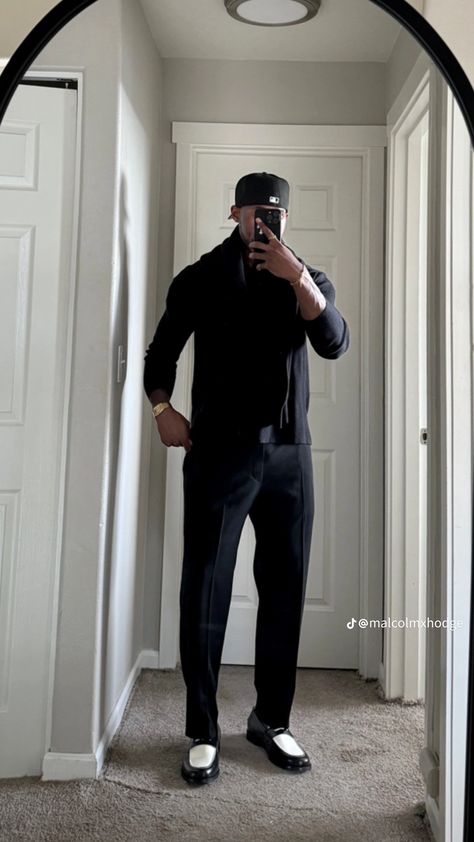 Men Date Night Outfit Winter, Casual Elegant Men Outfits, All Black Mens Outfit Formal, Inverted Triangle Outfits Men, Night Club Outfits Men, All Black Outfit Men, Black Men Casual Style, Indie Fashion Men, Men Business Casual