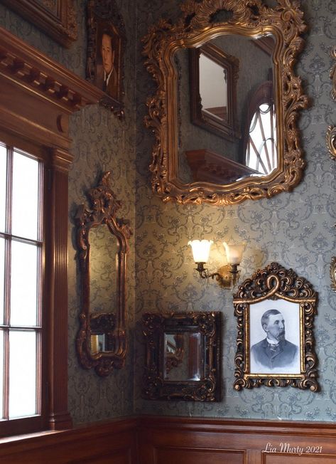 Inside the Stanley Hotel in Estes Park CO Old Hotel Aesthetic, Scenery Reference Photos, Vintage Hotel Aesthetic, 1940 Decor, Victorian Home Aesthetic, Hotel Campaign, Vintage Hotel Room, Dark Academia Icons, Stanley Hotel