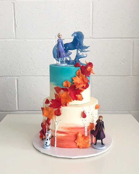 Melanie's Cakes on Instagram: “Seasons are changing and I’m so happy Spring and Summer are upon us! I have never been able to choose my favourite season because each one…” Frozen Birthday Party Food, Pastel Frozen, Frozen Birthday Party Cake, Birthday Cake Brownies, Disney Frozen Birthday Party, Disney Frozen Party, Frozen Birthday Theme, Elsa Birthday, Disney Frozen Birthday