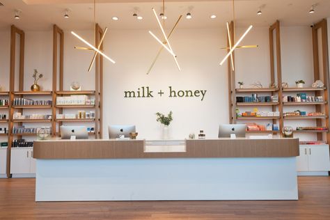 milk + honey is a thriving collection of premier day spas and salons in Texas. We offer a spa experience that goes beyond exceptional treatments and the best therapists in town. A spa where you have a lounge to decompress. A design-forward environment that appeals to both men and women. Spa Shower Ideas, Day Spas, Boutique Spa, Honey Gifts, Spa Interior, Spa Shower, Hot Stone Massage, Spa Retreat, Relaxation Room