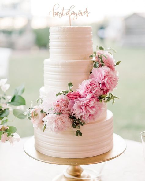 Wedding Cakes With Peonies, Peonies Wedding Cake, Wedding Cake Peony, Peony Wedding Cake, Wedding Cake Peonies, Tall Wedding Cakes, Peony Cake, Garden Wedding Cake, Flowers Peony