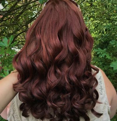 Dark Auburn Curly Hair, Temp Haircut, Aesthetic Outfit Ideas Winter, Aesthetic Pictures Wallpaper, Asthetic Picture Wallpaper, Mahogany Hair, Outfit Ideas Winter, Red Hair Inspo, Wine Hair