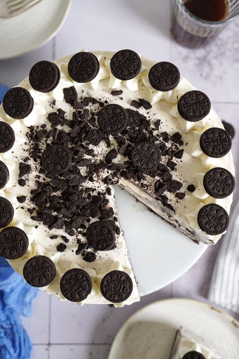 Easy No-Bake Oreo Cheesecake | Bake to the roots Cheesecake Decorations, Cheesecake Decorating, Oreo Cheesecake Cake, Oreo Treats, No Bake Oreo Cheesecake, Oreo Brownies, Cheese Cookies, Cheesecake Cake, Apple Cake Recipes