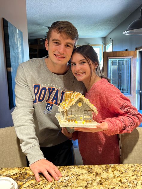 Couple builds a gingerbread house for Christmas Couple Gingerbread House, Gingerbread House Couple, Couple At Christmas, Couple Crafts, Couples Decor, Gingerbread Decorations, Couple Christmas, Christmas Couple, Christmas Memory