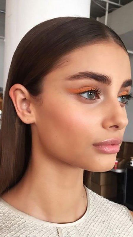 How to Get Thick Eyebrows & Fill Them in Naturally - The Trend Spotter Natural Blond Hair, Thick Eyebrow Shapes, Big Eyebrows, Eyebrows Goals, Bold Eyebrows, Get Thick, Eyebrow Styles, Lower Your Blood Pressure, Full Eyebrows