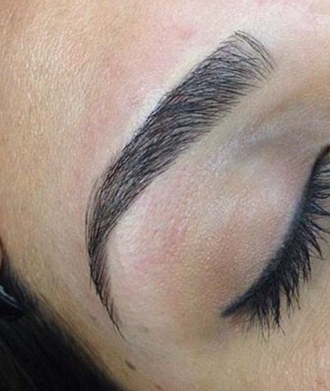 Round Brows, Eyebrow Art, Eyebrows Waxed, Eyebrow Wax, Brow Threading, Eyebrow Shapes, Arched Eyebrows, Physical Appearance, Waxed Eyebrows