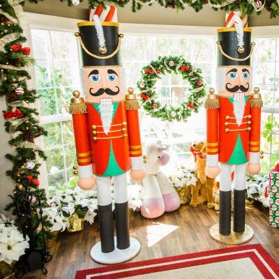 How To Make a Nutcracker Nutcracker Diy, Diy Nutcracker, Nutcracker Christmas Decorations, Christmas Yard Decorations, Christmas Material, Christmas Decorations Diy Outdoor, 12 December, Christmas Yard, Christmas Crafts Decorations