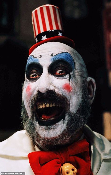 Frightful: The actor is best known as Captain Spaulding in Rob Zombie's House of 1000 Corpses trilogy; seen in 2003 Freaks Of Nature, Rob Zombie Film, Horror Villians, Sheri Moon Zombie, House Of 1000 Corpses, The Devil's Rejects, Captain Spaulding, Arte Cholo, Zombie Movies