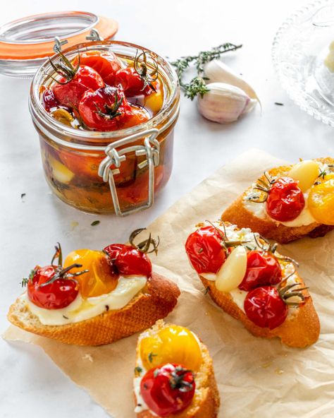 Tomato Confit, Confit Recipes, Garlic Confit, Easy Pasta Sauce, All Recipes, Fresh Bread, Tomato Recipes, Appetizer Snacks, Food For Thought