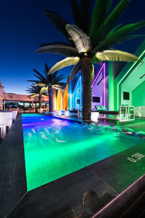 Matisse Beach Club by Oldfield Knott architects, Scarborough - Australia — urdesignmag Beach Club Design, Nightclub Design, Beach Lounge, Karim Rashid, Chicago Restaurants, Lighting Options, Bar Design Restaurant, Rooftop Pool, Swimming Pool Designs