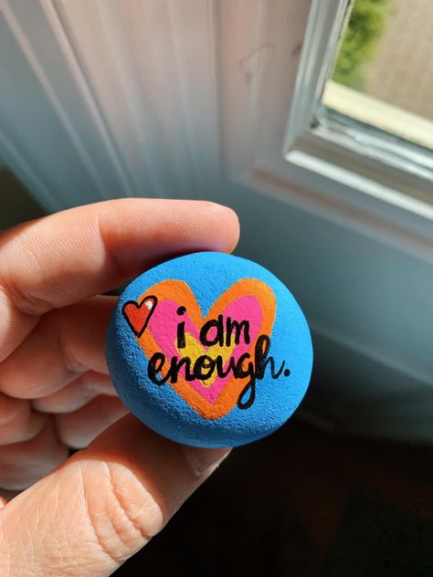 Rock Painting Ideas Easy Inspirational, Painted Rocks Affirmations, Rock Painting Positive Sayings, Stone Painting Quotes, Affirmation Rock Painting, Rock Painting Ideas Words, Easy Kindness Rocks, Painted Rocks Inspirational Words, Rock Painting Ideas Positive Affirmations