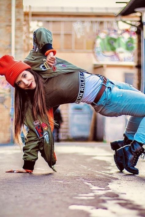 Hip Hop Dance Photography, Street Dance Outfit, Hip Hop Dance Poses, Chica Hip Hop, Hip Hop Photoshoot, Dancers Among Us, Dance Photoshoot, Dance Pics, Dance Picture Poses