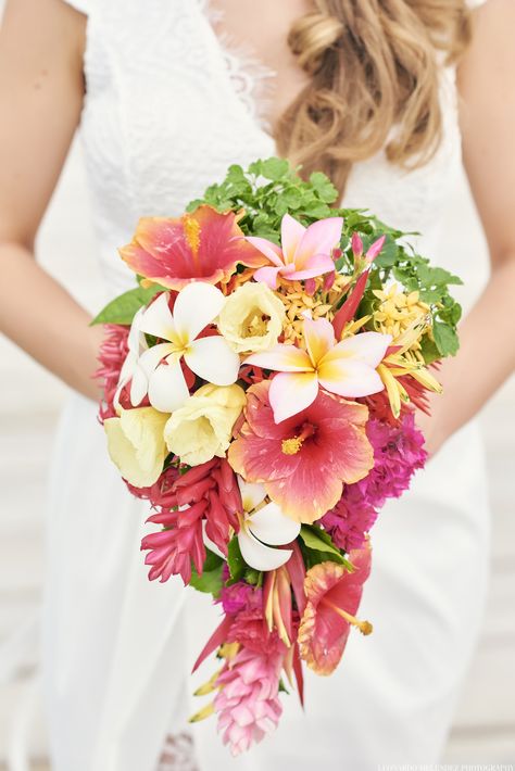 cascading bouquet Pink Hibiscus Wedding Bouquet, Hibiscus Flower Wedding Bouquet, Hawaii Wedding Bouquet Tropical Flowers, Tropical Beach Wedding Bouquet, Hibiscus Wedding Flowers, Mexico Wedding Bouquet, Hibiscus Bridal Bouquet, Plumeria Bouquet Wedding, Hibiscus Bouquet Wedding