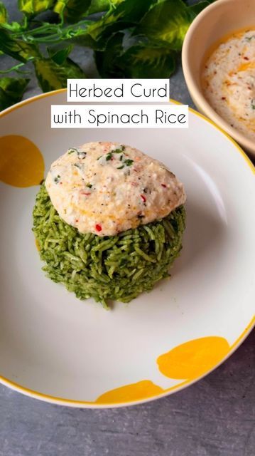 Spinach Rice Indian, Indian Rice Bowl, Spinach Rice Recipe, Blanched Spinach, Herb Rice, Spinach Rice, Plating Ideas, Recipes Snacks, Tastemade Recipes