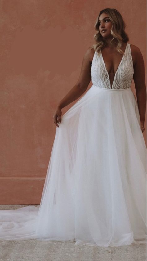 Beachy Plus Size Wedding Dress, Curvy Wedding Dress Fall, Mid Size Wedding Dresses Boho, Wedding Dresses For Large Breasted Women, Rustic Chic Wedding Dress Plus Size, Simple Flowy Wedding Dress Plus Size, Wedding Dress Styles For Large Bust, Destination Wedding Dresses Plus Size, Beachy Wedding Dress Boho Plus Size