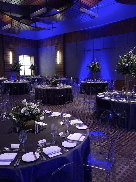 Corporate Conference Event Decor, Award Dinner Decor Corporate Events, Corporate Event Table Set Up Ideas, Corporate Function Decor Events, Ballroom Party Ideas, Graduation Party Hall Decorations, Awards Dinner Decor, Ballroom Decorations Parties, Conference Set Up