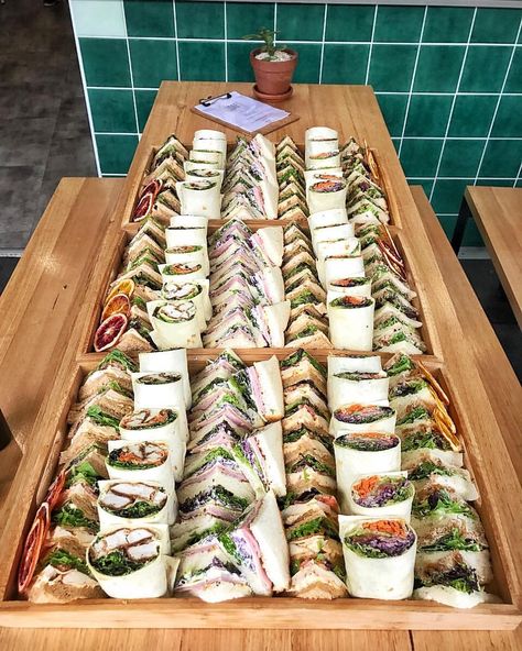 Our large sandwich and wrap platters lookin flyyyy! This one year olds bday is going to go OFF! 🙌🏻😍💃 . . . . . #LoafSandwiches #LOAF… Loaf Sandwiches, Wedding Sandwiches, Large Sandwich, Sandwich Buffet, Sandwich Platter, Fingerfood Party, Party Sandwiches, Party Food Buffet, Party Food Platters