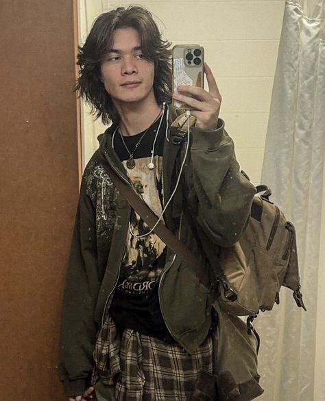 Earthy Clothing Style Men, Grunge Y2k Guy Outfits, Mossy Outfit Aesthetic, Fairy Grunge Aesthetic Outfit Male, Mossy Socks Aesthetic, Fairy Aesthetic Clothes Male, Casual Earthy Outfits Men, Forestcore Outfit Men, Crowcore Outfit Men