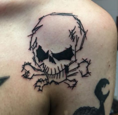 Black Out Skull Tattoo, Grunge Skull Tattoo, Cod Mw2 Tattoo, Skull Tattoos Aesthetic, Y2k Skull Tattoo, Tattoo Ideas Female Emo, Small Animal Skull Tattoo, Grunge Tatoos Ideas, Simple Alternative Tattoos