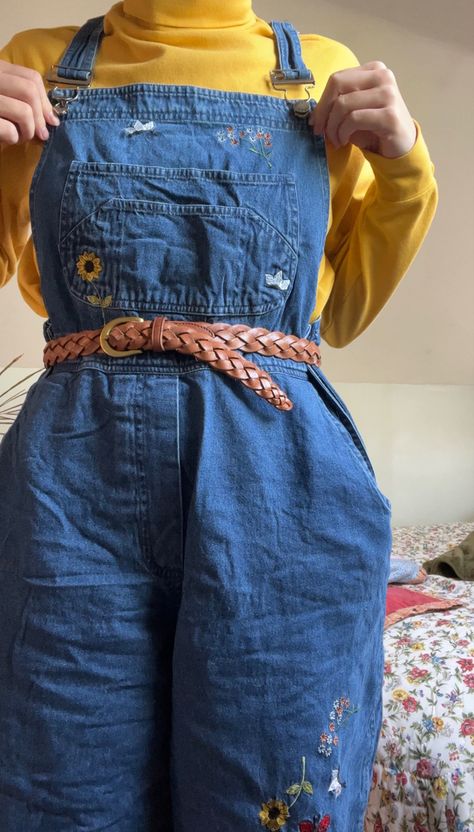 Cottage Grandma Outfit, Dark Academia Overalls, Teacher Core Outfits, 90s Teacher Aesthetic, Cottagecore Teacher Outfits, Colorful Academia Outfit, Granny Core Outfits, Cottagecore Pants Outfit, Granny Core Aesthetic