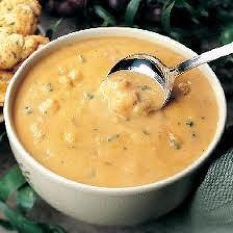 Creamy Crawfish Bisque Low Carb Crawfish Recipes, Crawfish Bisque, Crawfish Recipes, Resep Seafood, Bisque Recipe, Green Meals, Lobster Bisque, Lobster Recipes, Carb Foods