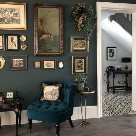 Moody dark walls with white trim - From the @farrowandball Inchyra walls to the @madedotcom bouji… Color Themes Interior Design, Cozy Dark Academia Living Room, Vintage Lounge Room, Dark Green Lounge, Dark Lounge, 1930s Home, Sala Tv, Dark Home Decor, Casa Vintage