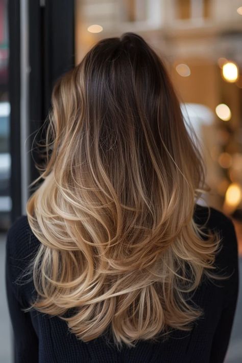 Balayage From Dark To Light, Light Brown To Blonde Ombre Hair, Light Brunette Ombre Hair, Ombre Or Balayage Difference, Natural Looking Ombre Hair, Natural Blonde Ombre Hair, Ombre Hair Inspiration, Ombré Hair Styles, Honey Blonde Ombre Balayage